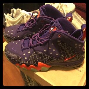 Nike sneakers Sz 8 mens